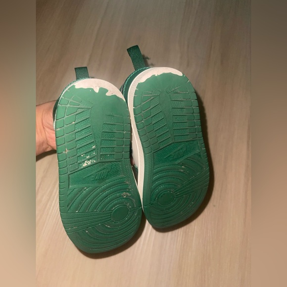 Toddler Green Nikes Size11 - Picture 4 of 11